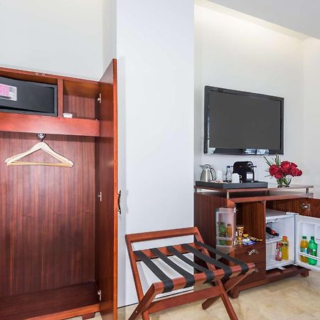Hotel Nh Royal Urban Cartagène Extérieur photo