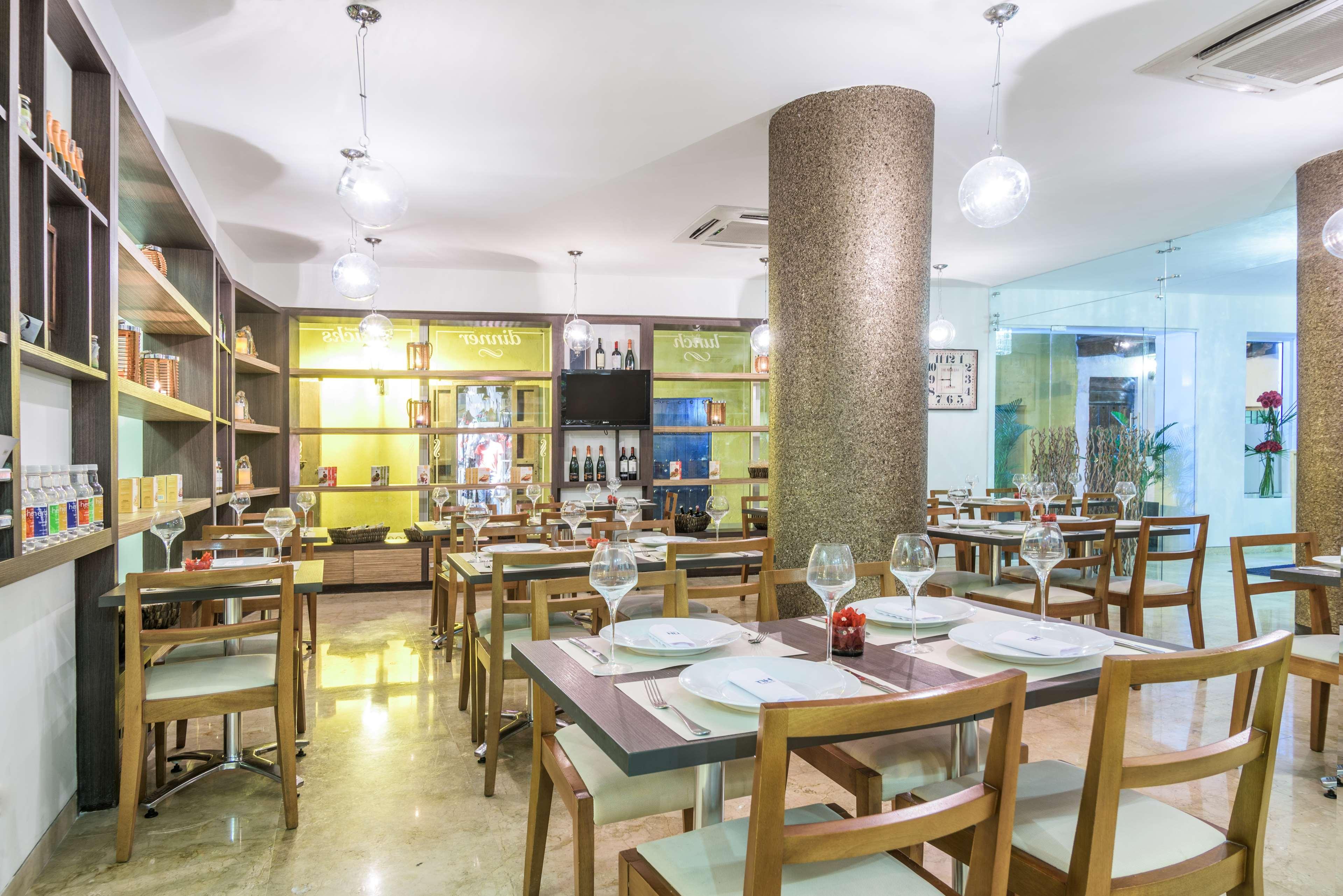 Hotel Nh Royal Urban Cartagène Extérieur photo