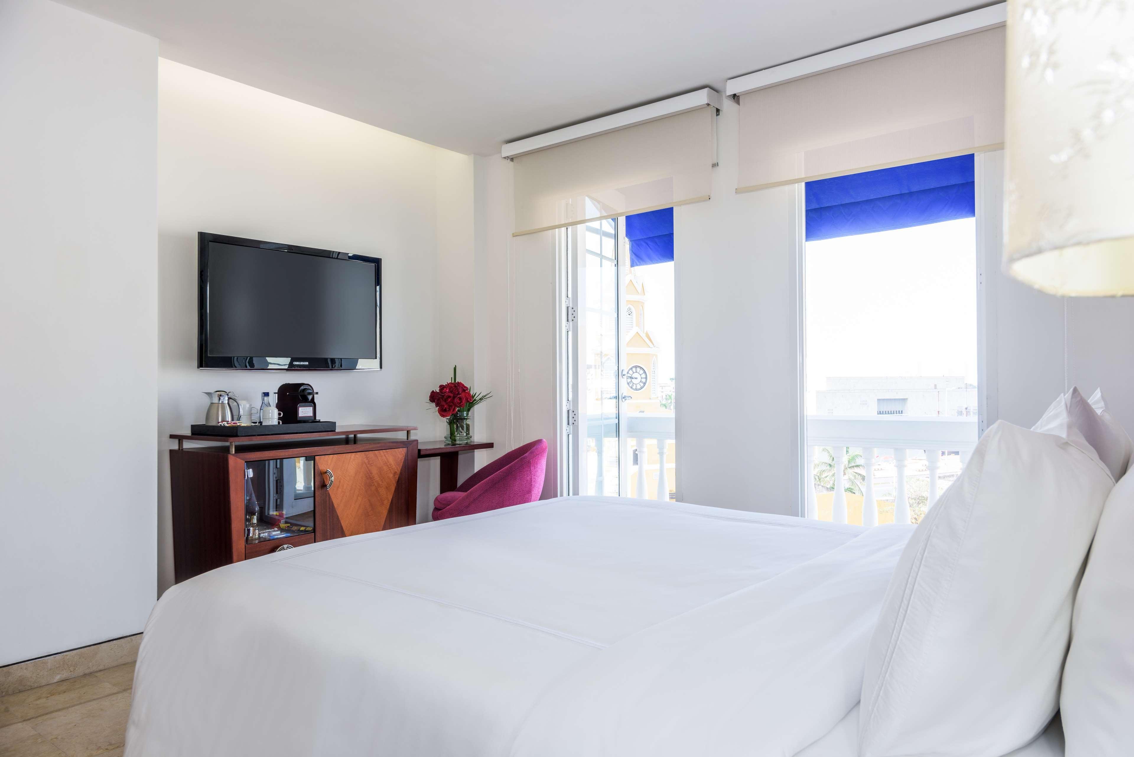 Hotel Nh Royal Urban Cartagène Extérieur photo