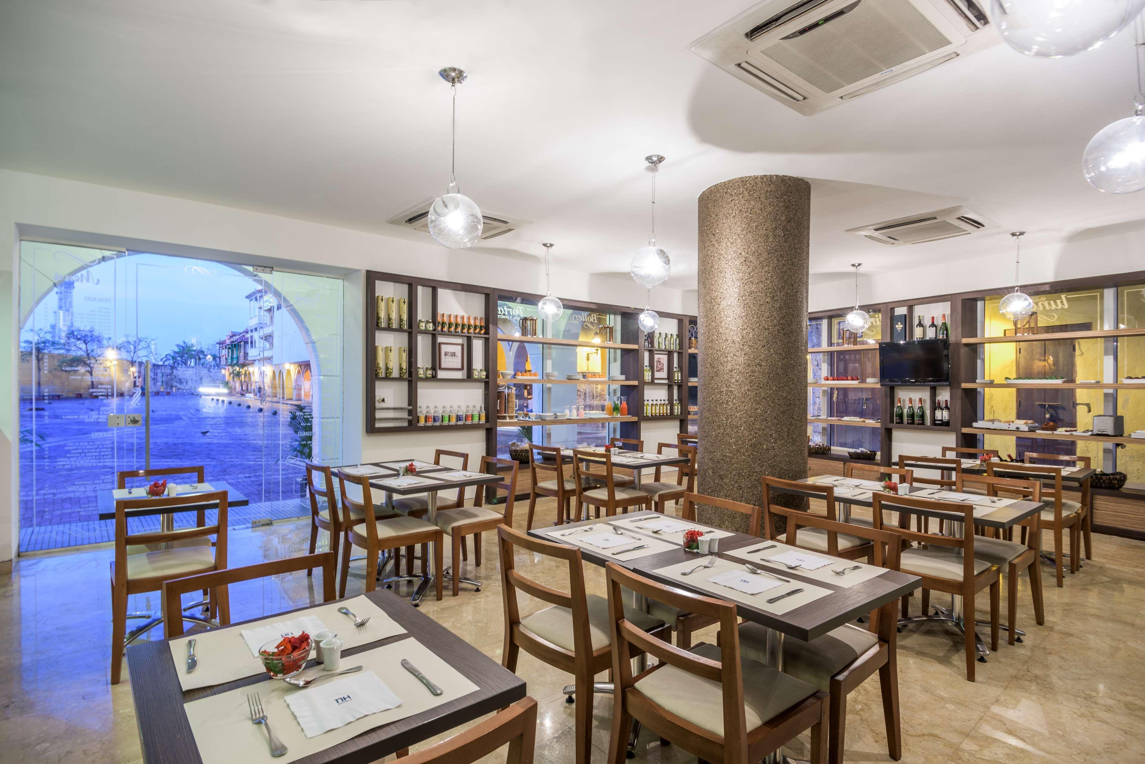Hotel Nh Royal Urban Cartagène Extérieur photo