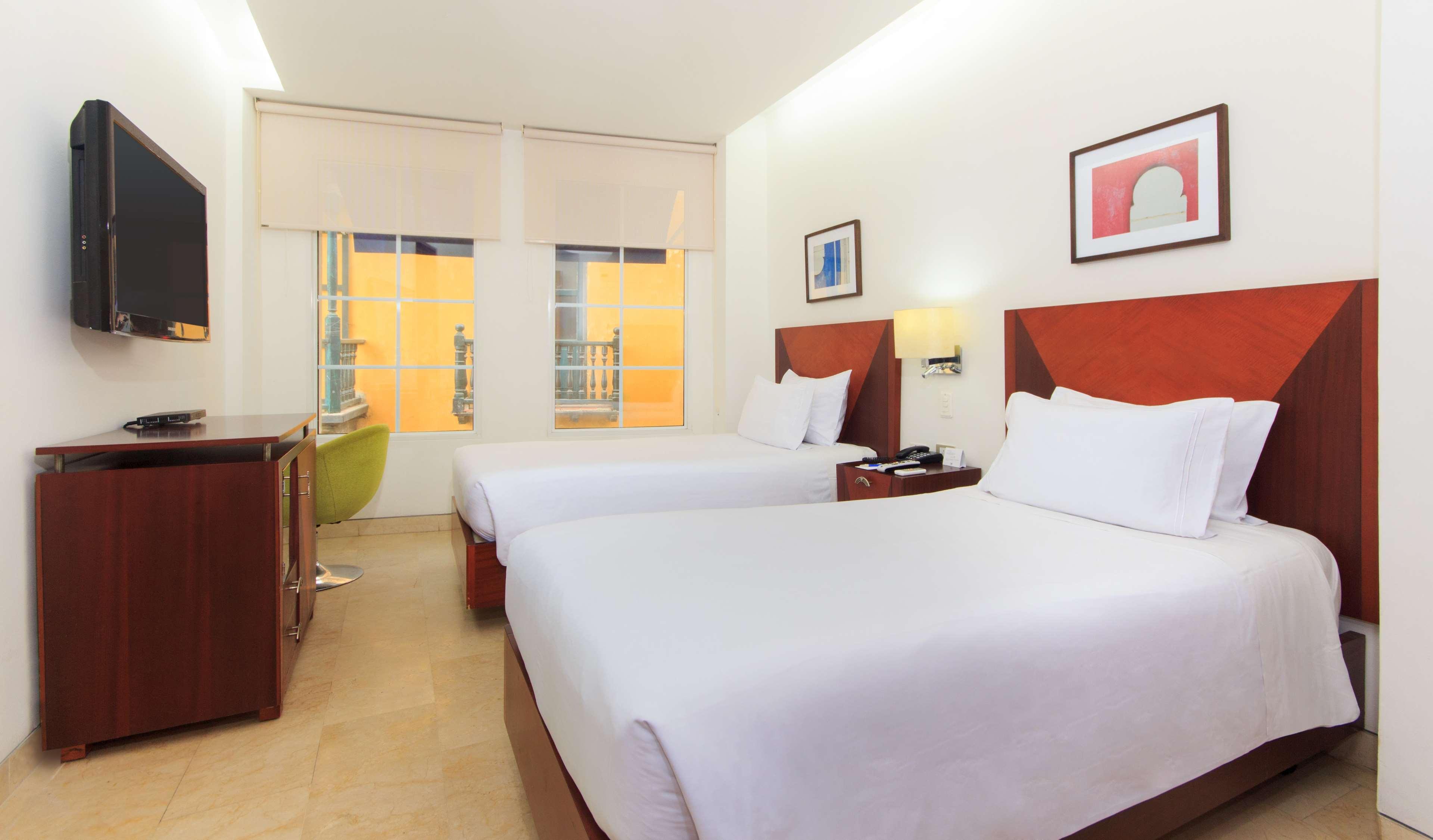 Hotel Nh Royal Urban Cartagène Extérieur photo