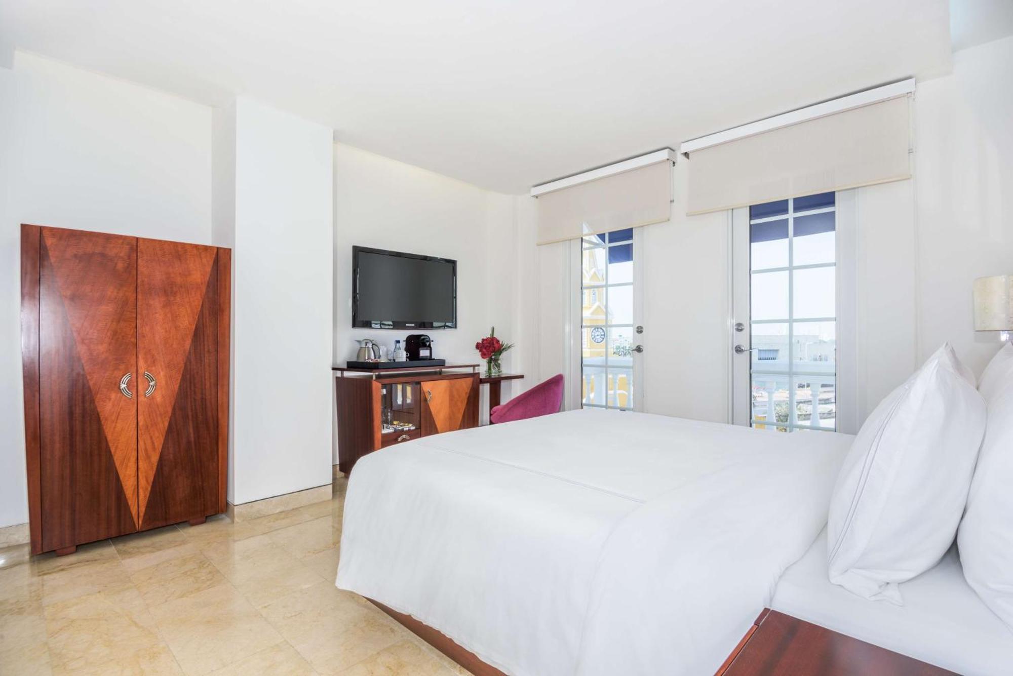 Hotel Nh Royal Urban Cartagène Extérieur photo
