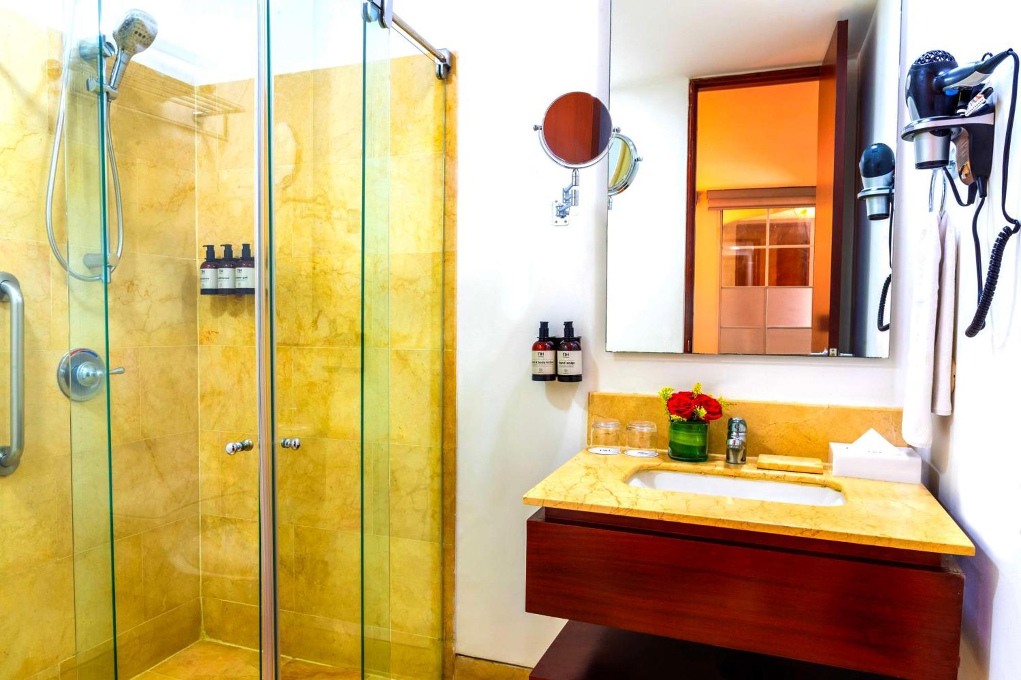 Hotel Nh Royal Urban Cartagène Extérieur photo