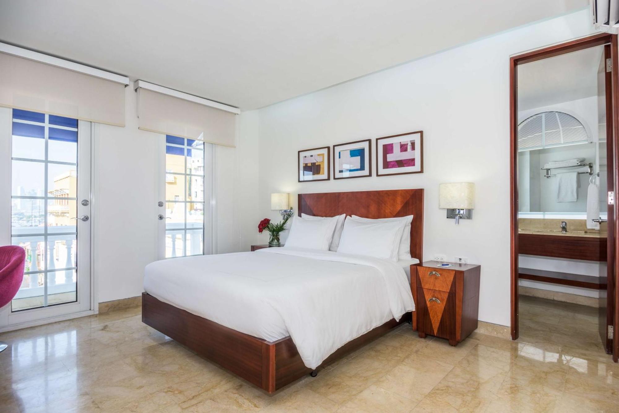 Hotel Nh Royal Urban Cartagène Extérieur photo