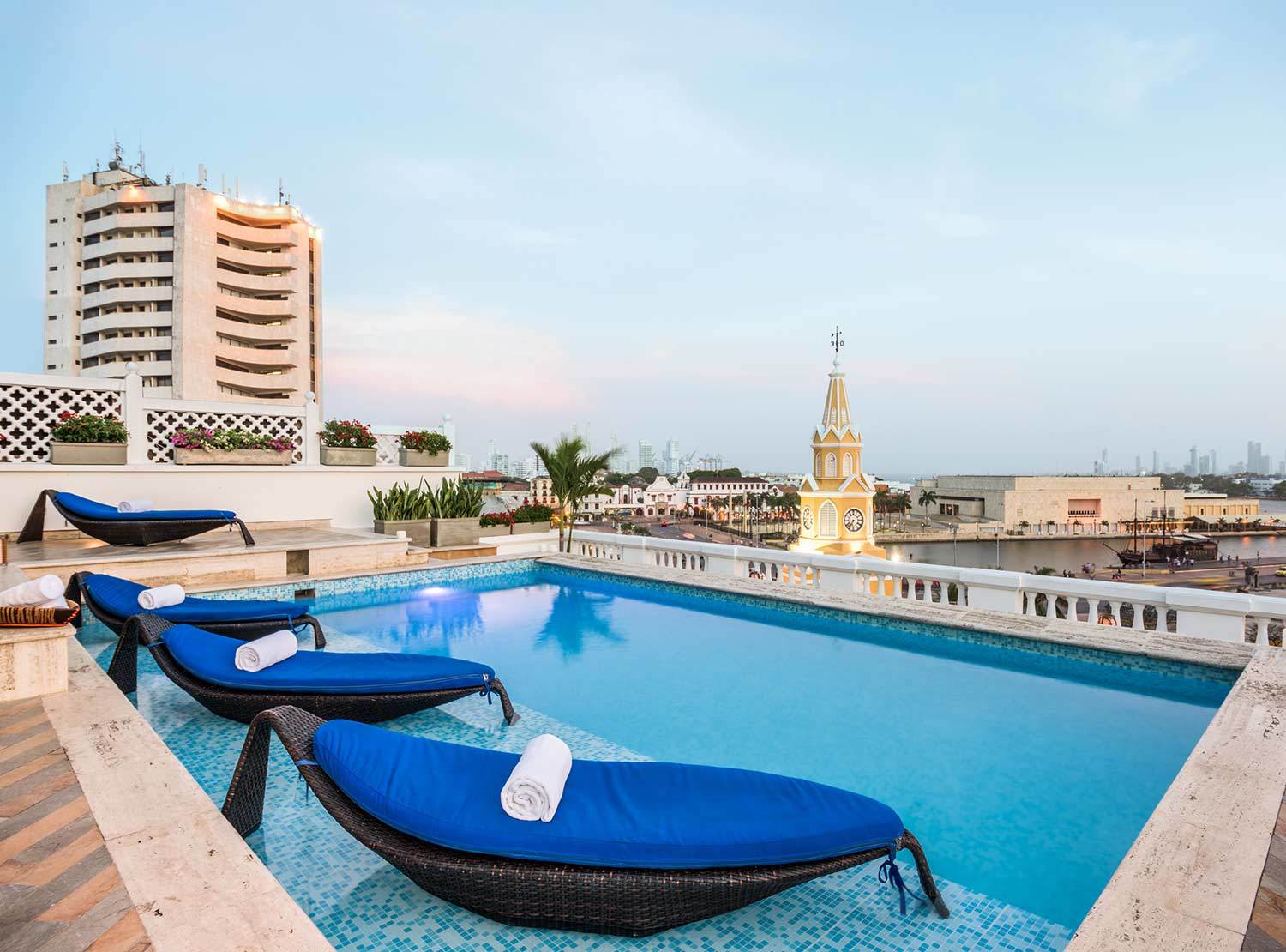 Hotel Nh Royal Urban Cartagène Extérieur photo